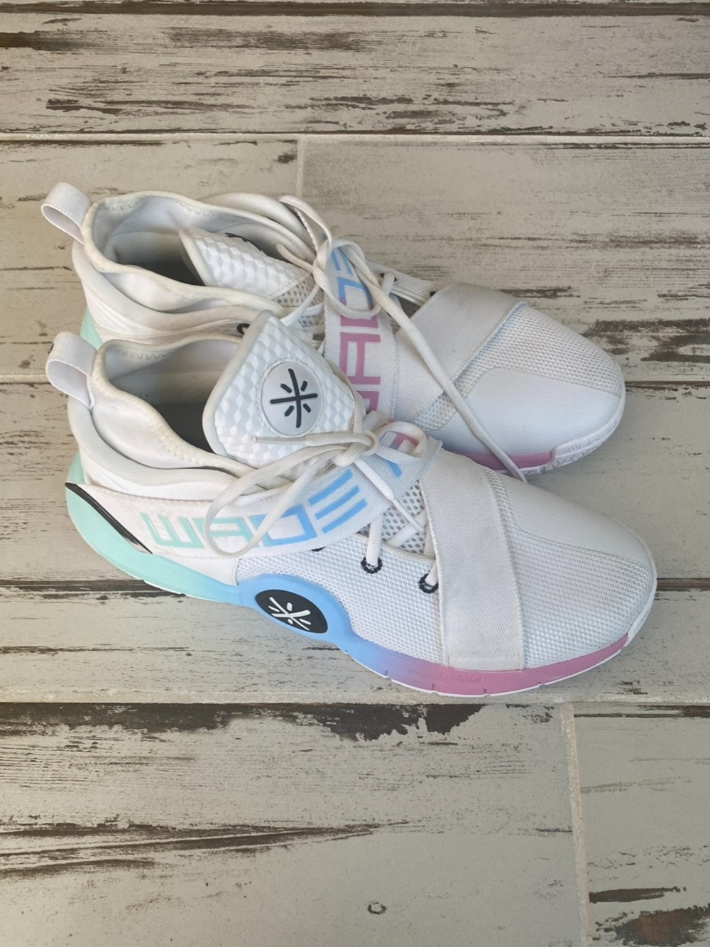 Way of Wade Basketball Shoes White Pastel Men’s Size 12 Athletic Sneakers